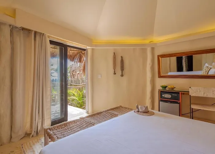 Casa Phoenix Private Beachfront Estate 7 *